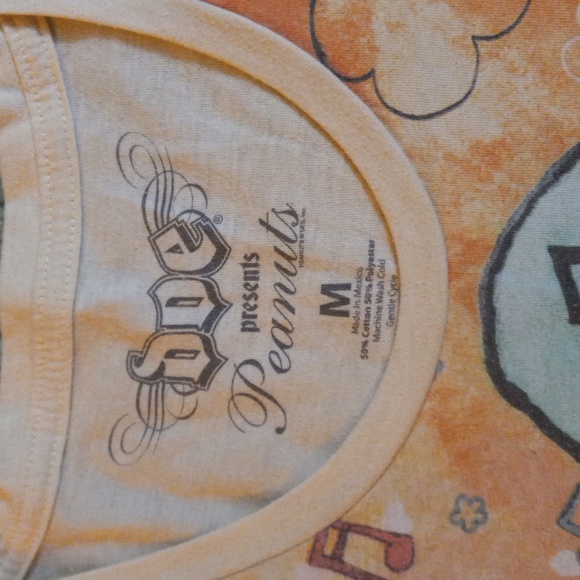 Peanuts Tshirt - Picture 2 of 2